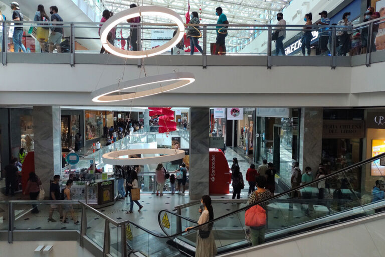 Malls y supermercados: Revisa los horarios del comercio para este fin de año