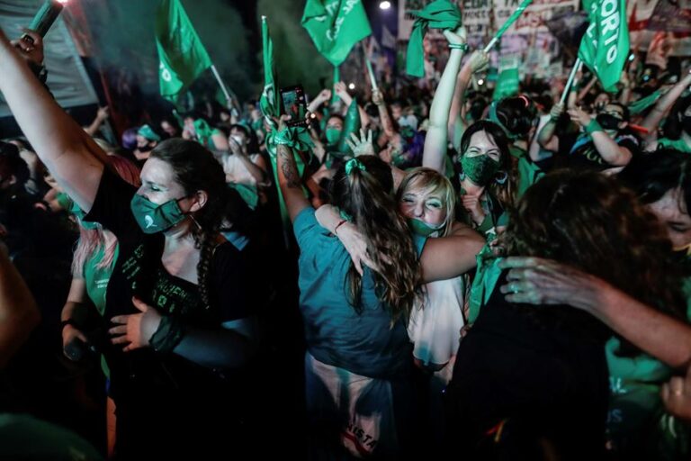 Será ley: Senado de Argentina aprobó proyecto para legalizar el aborto
