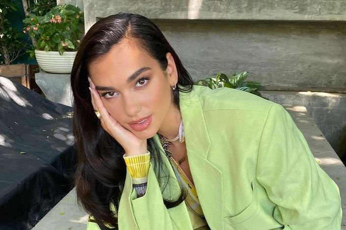 Dua Lipa contó que cuando niña solían molestarla en el colegio: 