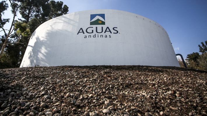 Aguas Andinas pagará casi $10 mil millones en compensaciones por cortes en 2016 y 2017