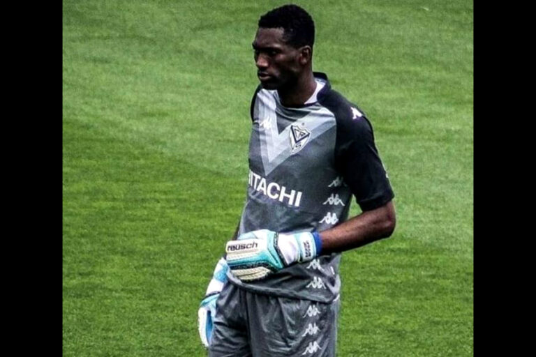 Problemas para Vélez: Su portero se fractura y es baja ante la UC en la Sudamericana