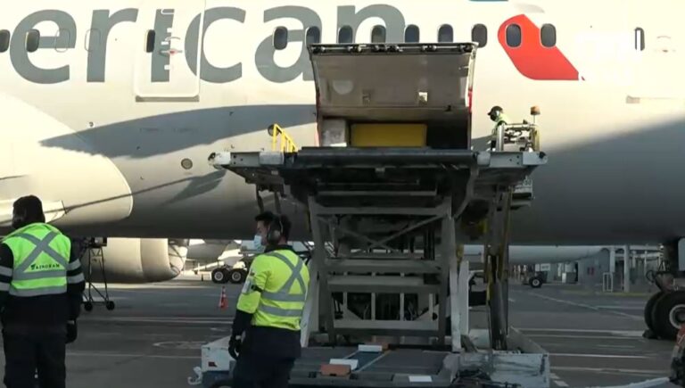 Más de 11 mil nuevas dosis: Llegó el segundo cargamento de vacunas Pfizer