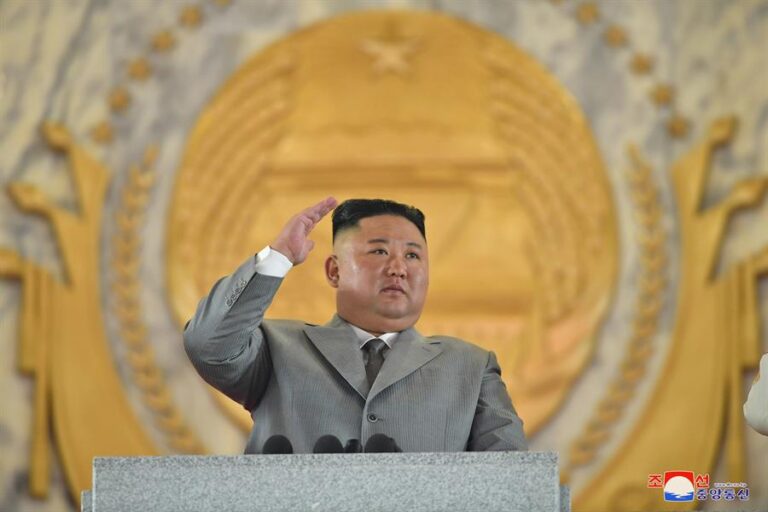 Kim Jong-un reconoce fracaso económico del régimen y afirma que pasa por 