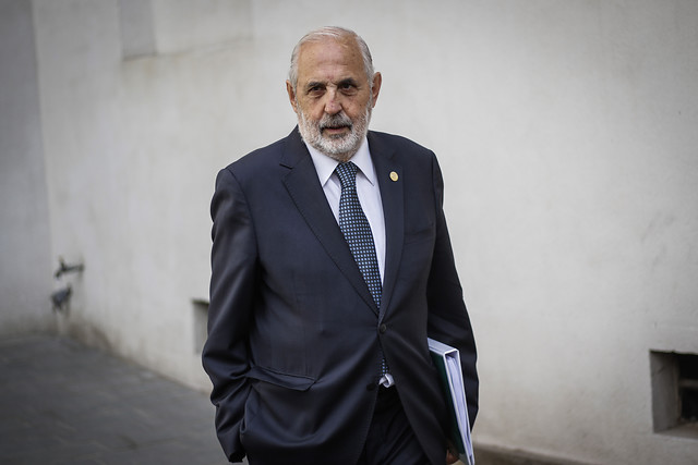 Abbott cuestiona proyecto de indulto en el Senado: 