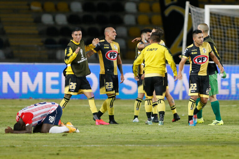 La ida en Asunción: Conmebol finalmente programó partido entre Coquimbo y Defensa y Justicia
