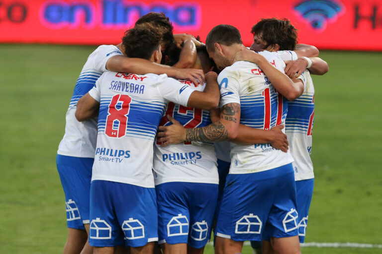 La cantera al rescate: La UC goleó a Huachipato con gran actuación de sus juveniles