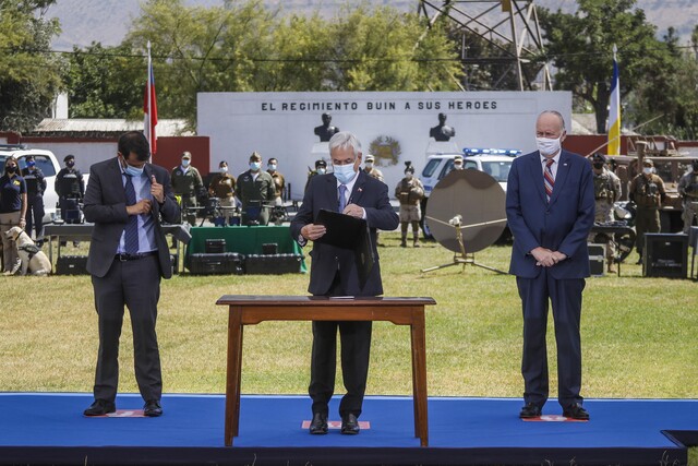 Presidente Piñera firma decreto que autoriza a las FF.AA. a colaborar en controles migratorios