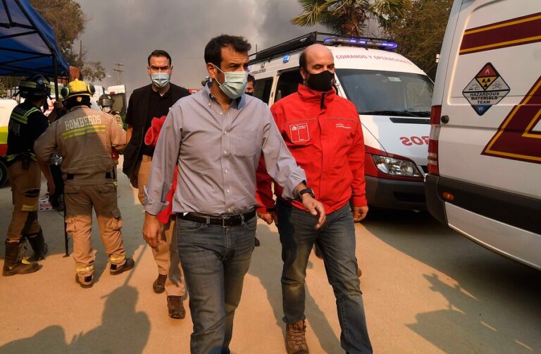 Ministro Delgado anunció acciones legales contra responsables de incendio en Quilpué: 