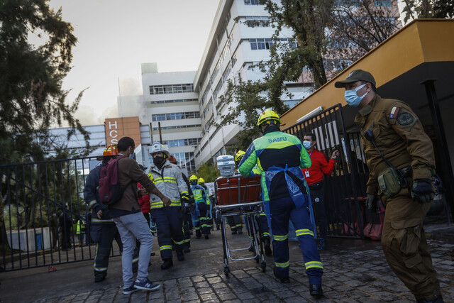 Incendio en Hospital San Borja: Atenciones de urgencia fueron derivadas y estarán suspendidas al menos esta semana