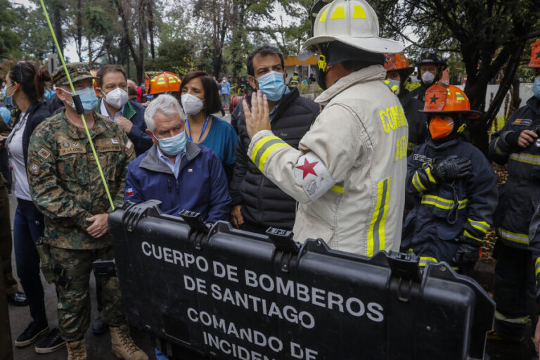 Incendio en Hospital San Borja: Autoridades informan que 27 pacientes críticos han sido trasladados a la Posta Central