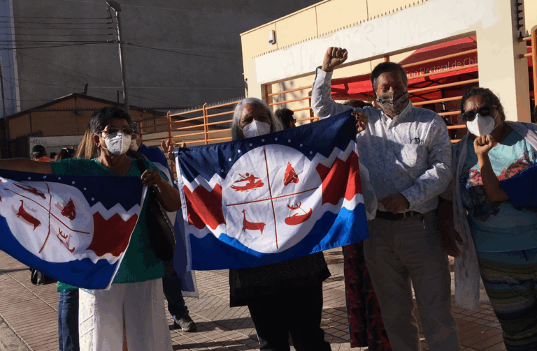 Pueblo chango finalmente inscribe en el Servel las candidaturas para la Constituyente