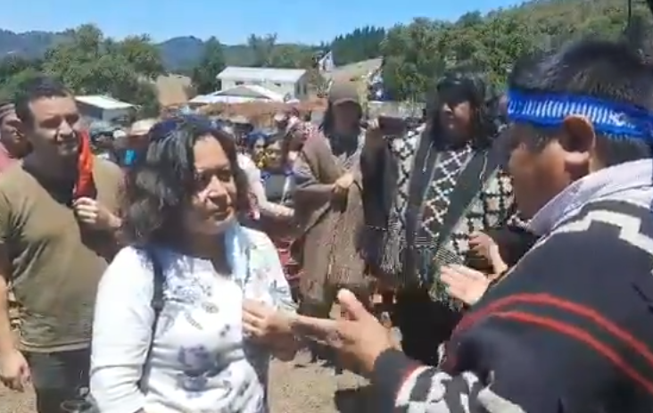 Padre de Camilo Catrillanca recibió a familia de funcionario de la PDI que murió durante operativo en Temucuicui