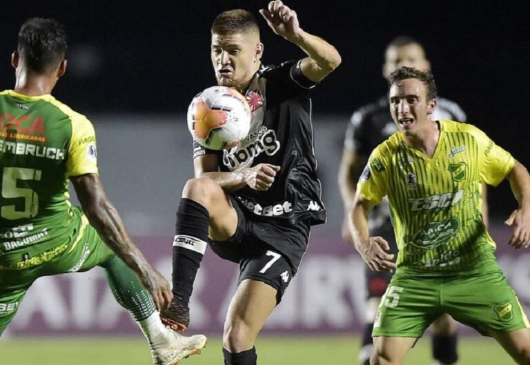 Defensa y Justicia pierde tres jugadores ante Coquimbo tras arrojar positivo por COVID-19