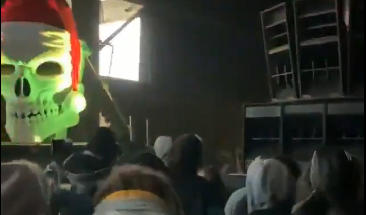 España: Policía desalojó masiva fiesta que estaba activa desde fin de año