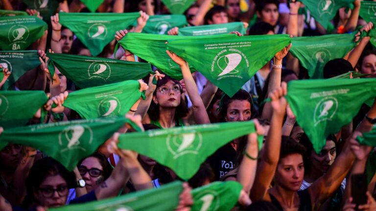 Este jueves se promulga la ley del aborto en Argentina