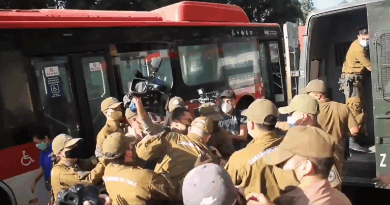 Declaración del Centro de Noticias de CHV y CNN por detención de camarógrafo Álex Cuadra