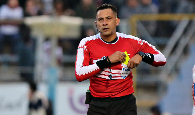 Colo Colo vs. UdeC: Julio Bascuñán será el árbitro del partido por la permanencia en Talca