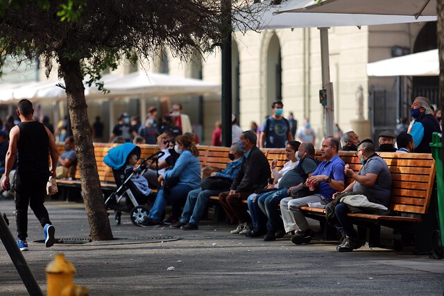 Santiago, La Florida y Puente Alto a fase 3: Las 55 comunas que cambian de etapa este jueves