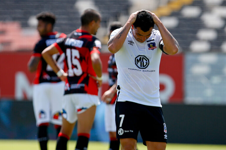 De Paredes a Barroso: Estos son los 9 jugadores que se marchan de Colo Colo
