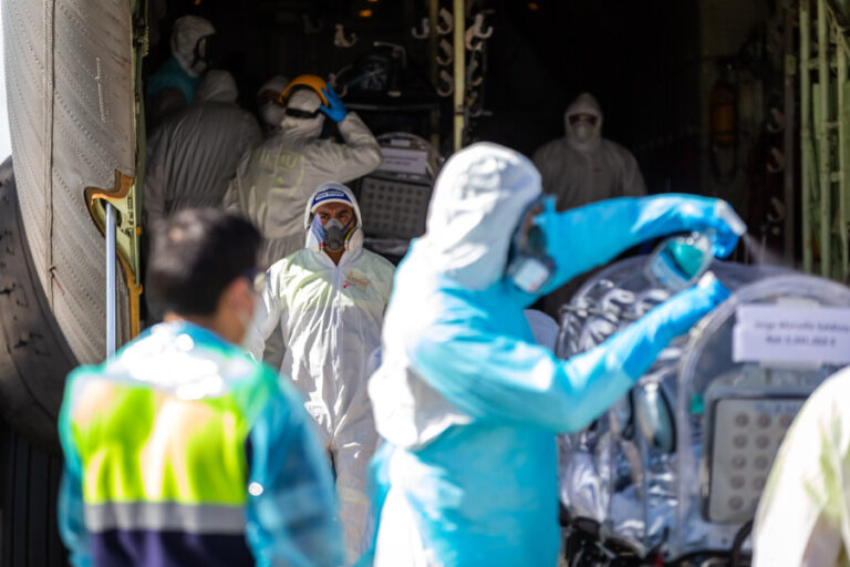 Cerca de 52 mil funcionarios de la salud se han contagiado de COVID-19 hasta enero