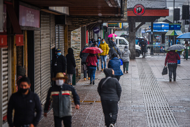 ICOVID: Atacama y La Araucanía registran alzas importantes y la RM es la única con caída de casos nuevos