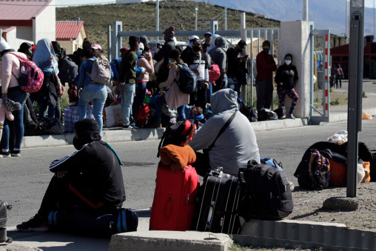 Crisis migratoria en Colchane: Gobierno y FF.AA. intentan dar solución a masiva llegada de venezolanos