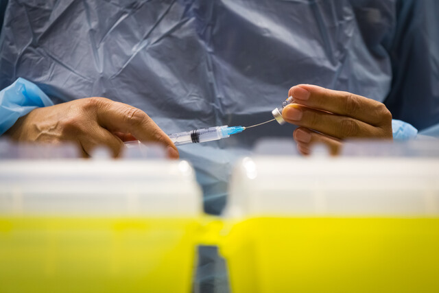 Llegan 162 mil nuevas dosis de la vacuna de Pfizer a Chile