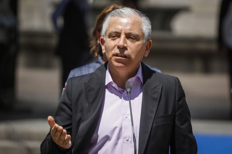 Colegio de Profesores dice no compartir dichos de Ávila por suspensión de clases ante 