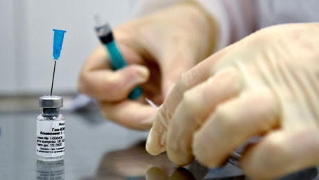 Minsal sigue en conversaciones para conseguir vacuna rusa Sputnik V