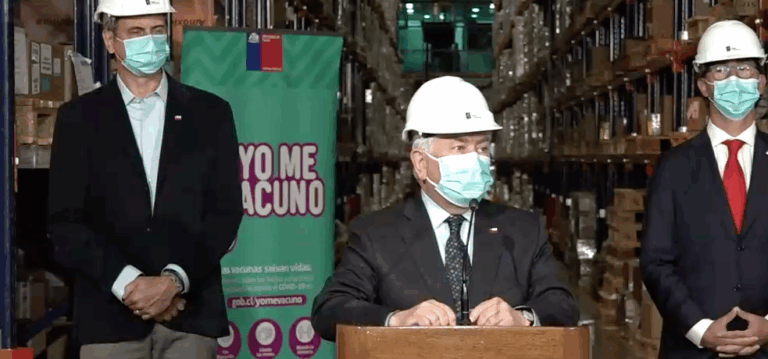 Paris dice que vacunación a pacientes con comorbilidades mayores de 65 años empezará el lunes