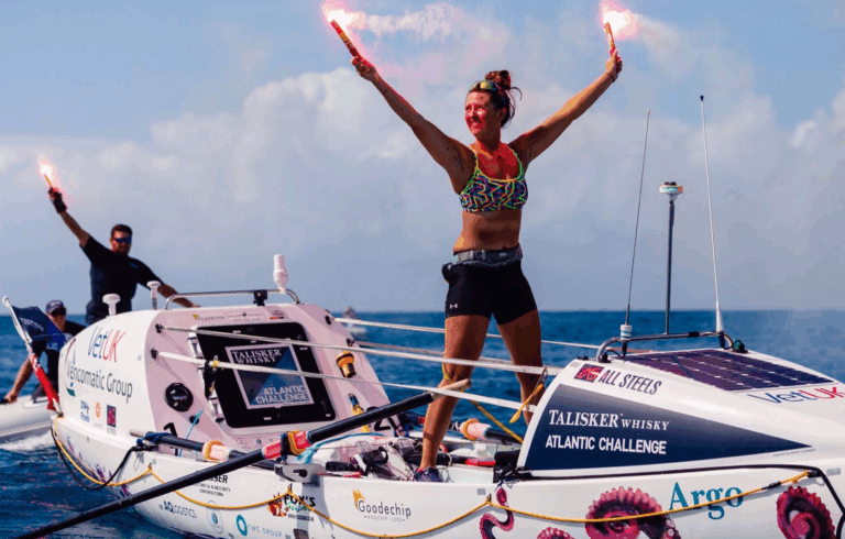 Británica rompe récord mundial al convertirse la persona más joven en cruzar un océano remando