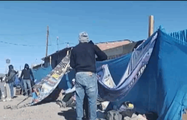 Alcalde de Colchane lamenta muerte de dos migrantes y asegura que la situación en la localidad es 