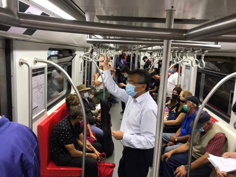 Alcalde de San Miguel presenta recurso contra Metro de Santiago por medidas sanitarias insuficientes