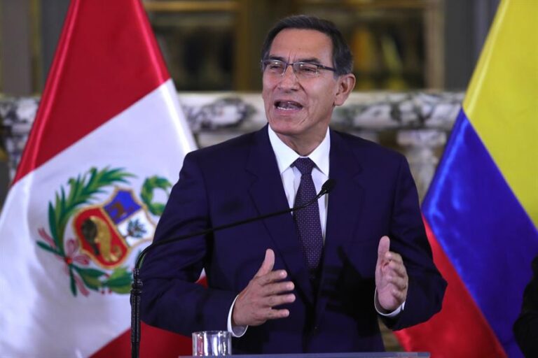 Ex presidente Vizcarra participó en ensayo clínico de vacuna: Gobierno peruano asegura que no debía hacerlo