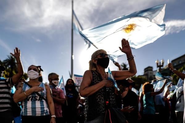 Protestas multitudinarias contra el gobierno de Argentina tras 