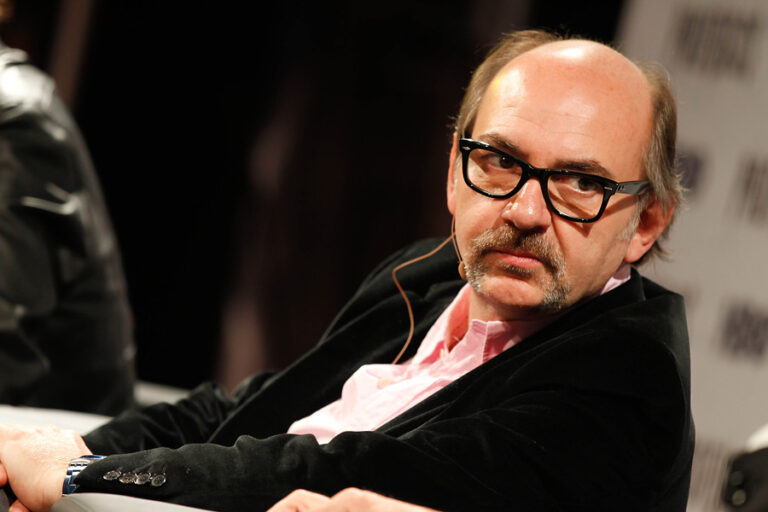 Luis Gnecco fue derivado a la Unidad de Cuidados Intermedios tras dar positivo por COVID-19