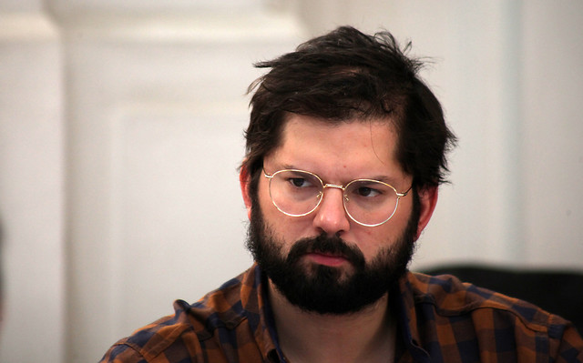 Boric critica anuncio de ferias y supermercados por delivery: 