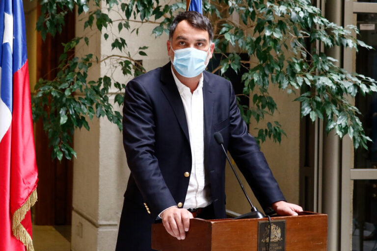 Macaya por retiros del Seguro de Cesantía: 