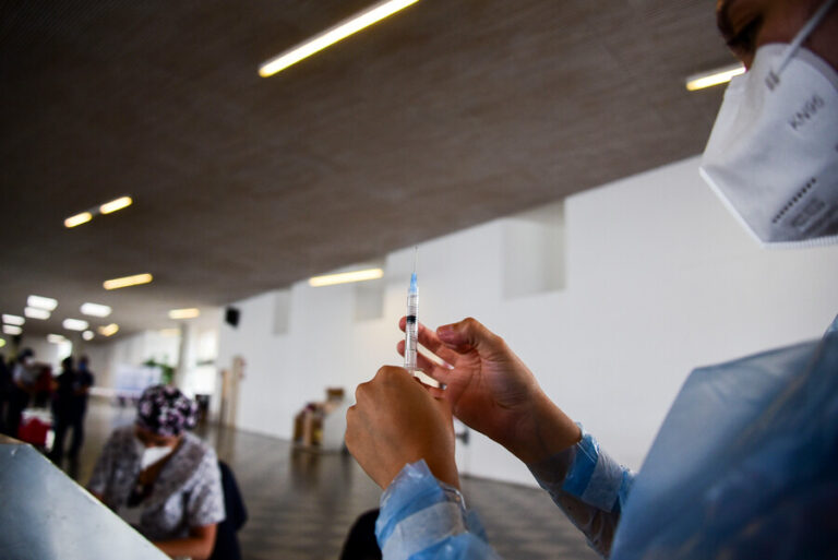 Calendario de vacunación: Revisa a los grupos que les corresponde este martes