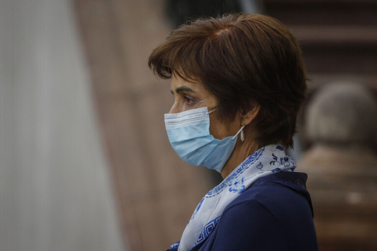 Daza asegura que los 7 mil casos diarios reportados este sábado se deben a 