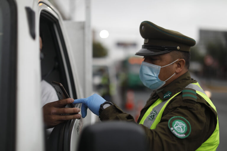 19 comunas retroceden a Cuarentena: Revisa los cambios en el Plan Paso a Paso