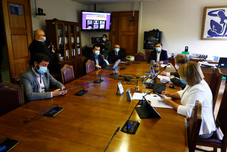 Comisiones de Constitución y Gobierno discuten proyecto para aplazar elecciones