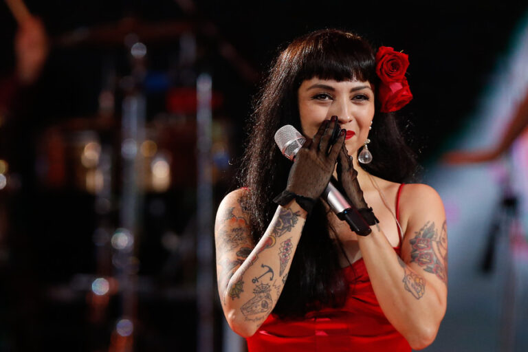 Mon Laferte reveló la portada y fecha de estreno de su próximo álbum 