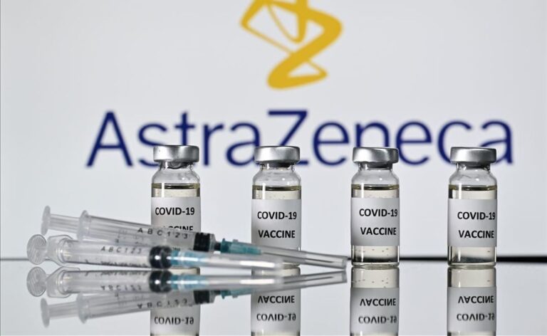 Italia prohíbe nuevo lote de vacunas contra AstraZeneca tras 