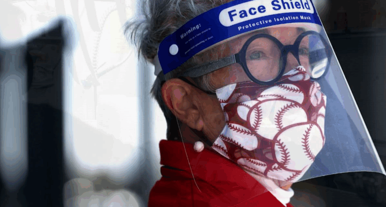 Gobernador de Texas levanta el mandato de mascarillas, pese a las advertencias de los funcionarios de salud