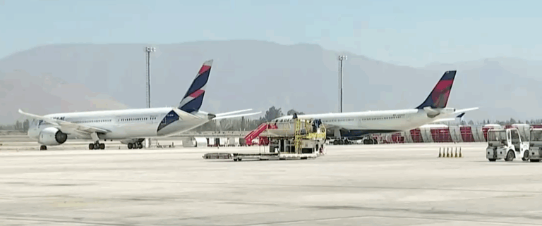 Dos millones de dosis de vacunas de Sinovac llegaron a Chile este lunes