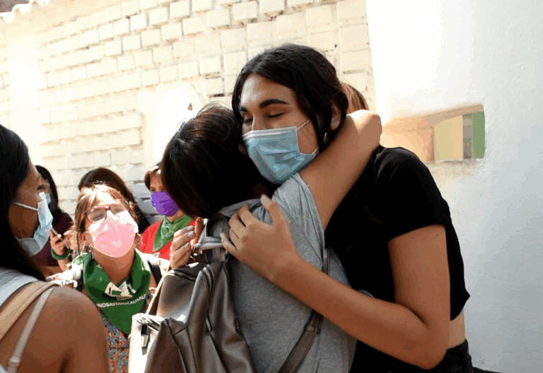 Emilia Schneider acusa detención 