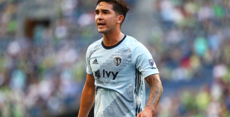 Universidad Católica oficializó el regreso de Felipe Gutiérrez después de 8 años