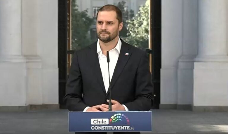 Ministro Bellolio y críticas de las FF.AA. por parodia: 