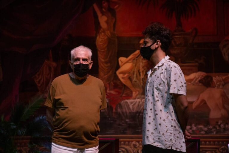 Tomás Vidiella es hospitalizado por coronavirus: Comparte elenco en obra presencial con Cristián Campos